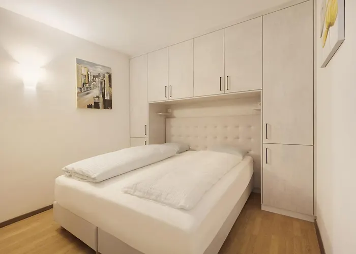 Central Palm Studio With Free Parking